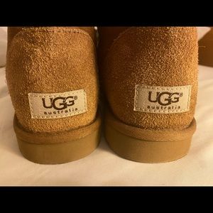 Classic ll Ugg Short Chestnut Boot size 9